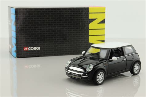 Corgi CC86503 2001 BMW Mini Cooper Black White Roof 200213