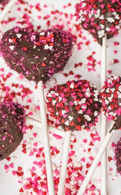 Valentine’s Day Brownie Pops