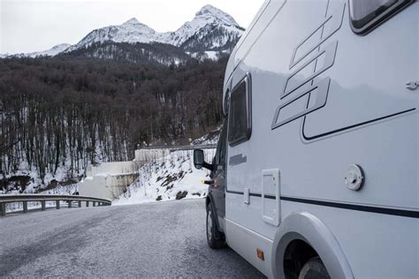 The Best Cold Weather Rvs For Extreme Cold Camper Report Cold