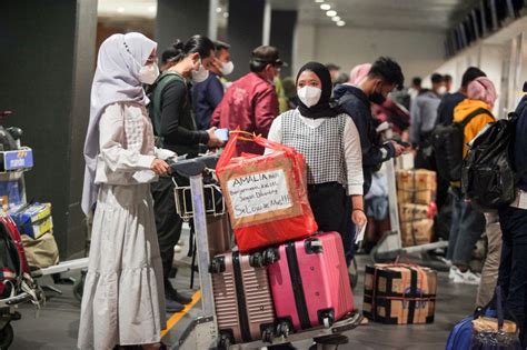 Foto Jumlah Penumpang Di Bandara Juanda Meningkat Jelang Libur Lebaran