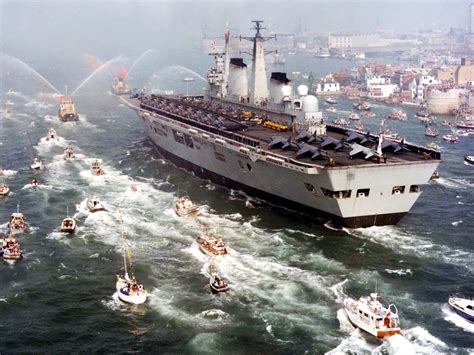 HMS Invincible returns home following the Falklands War, 1982 - Rare ...