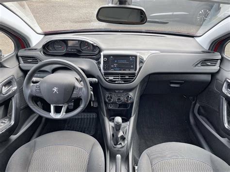 Peugeot 208 5P 1 2L PureTech 60KW 82CV Signature Desde 11 900 Carnovo