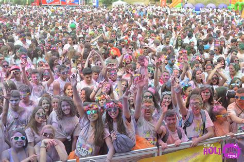 M S De Corredores Disfrutan De La Holi Run En Guadal Flickr