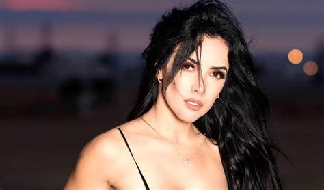 Rosángela Espinoza se apodera de Punta Cana con un impecable bikini y un accesorio en tendencia