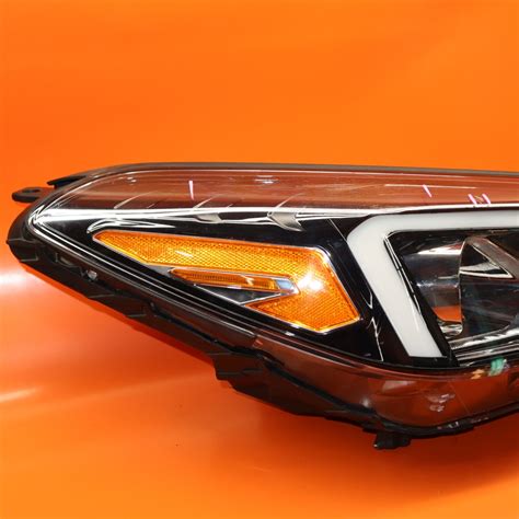 HYUNDAI TUCSON HEADLIGHT RIGHT PASSENGER 2016 2017 2018 HALOGEN 92102