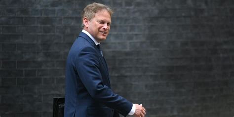 Gro Britannien Grant Shapps L St Ben Wallace Als Verteidigungsminister