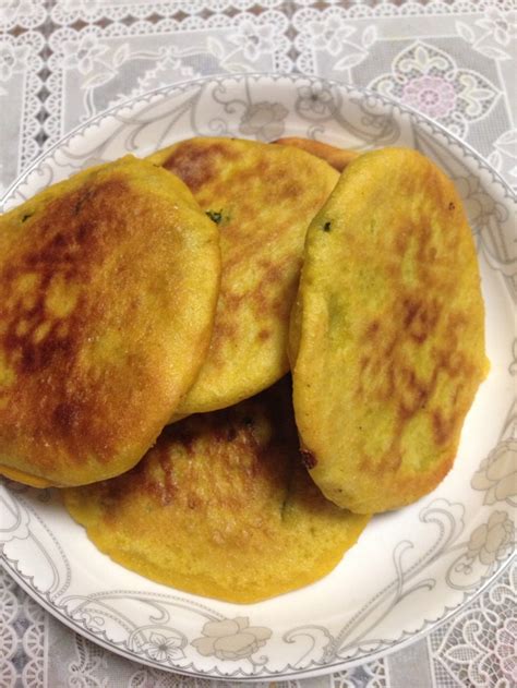 电饼铛做玉米面饼子用电饼铛做玉米面饼子玉米面大饼子大山谷图库