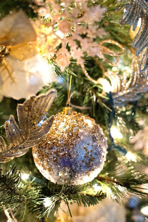 Gorgeous Gold Christmas Tree - A Night Owl Blog