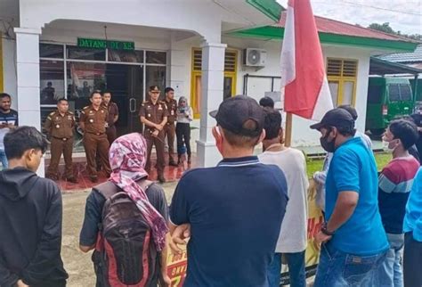 Selain BUMDes Kejari Morotai Didesak Tuntaskan Sejumlah Anggota DPRD