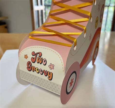 Two Groovy Roller Skate Party Favor Boxes Skate Favors Treat Etsy