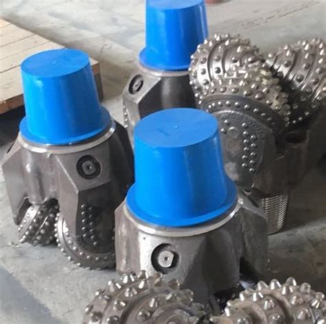 Golden Tricone Drill Bit Mining Rock Bits Iadc637 Iadc535 Iadc545 Iadc422