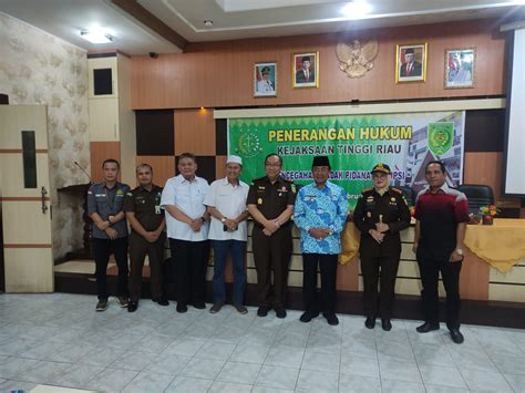 Asintel Kejati Riau Menjadi Narasumber Giat Penerangan Hukum Di Bapedda