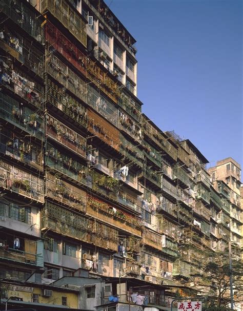 City of Darkness: Surreal photographs of day-to-day life inside Kowloon ...