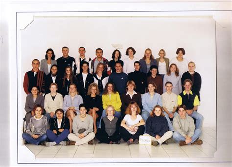 Photo de classe 1ere année BTS Action Commerciale de 1998 Lycée Pierre