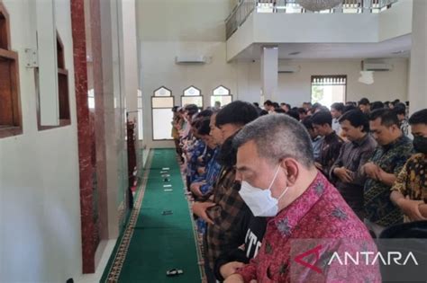 Mahasiswa Asal Palestina Ikut Salat Gaib Di Universitas Muhammadiyah