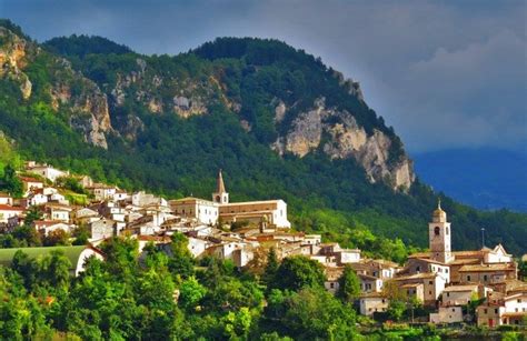 10 Beautiful Small Towns In Central Italy Page 6