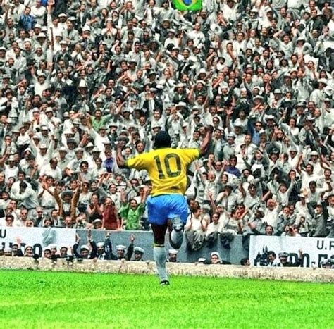 ESTADIOSdeMÉXICO on Twitter Pelé en el Estadio Azteca Final de la