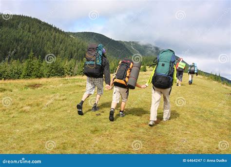 el ir de excursion imagen de archivo imagen de feliz