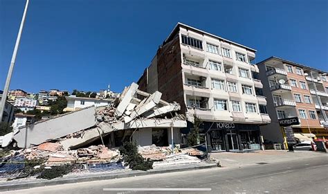 Bina Yıkımında Facianın Eşiğinden Dönüldü Valilik Soruşturma Başlattı