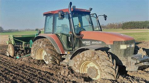 WIELKA WTOPA 2024 NEW HOLLAND SIEDZI PO RAME CIĘŻKI SIEW MIESZANKI