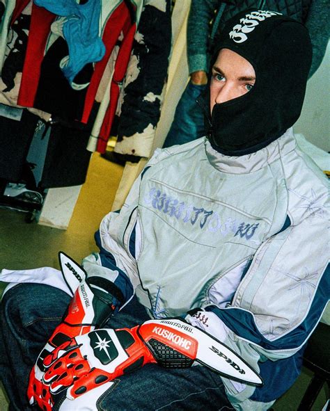 The Artistic Rebelliousness of Yakl120 on Full Display Now 6