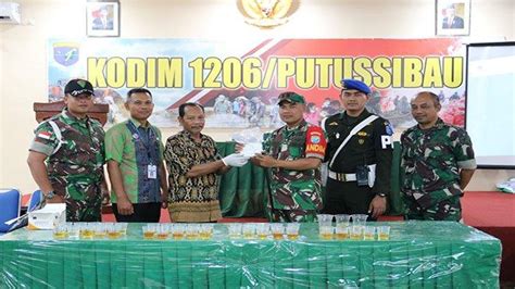 Prajurit TNI AD Kodim 1206 Putussibau Tes Urine Tribunpontianak Co Id