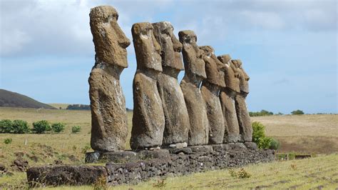 Afinal as estátuas moai da Ilha de Páscoa têm corpos