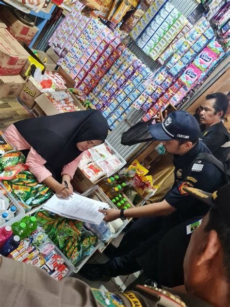 Bea Cukai Parepare Dan Pemkab Burru Gelar Operasi Pasar Gempur Rokok Ilegal