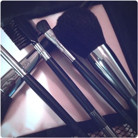 beauty girl musings: beauty tools: Mary Kay Makeup Brushes + Brush Cleaner