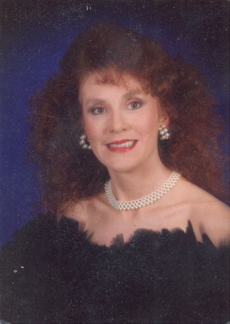 Families gather to read Townson Rose obituaries every afternoon 3