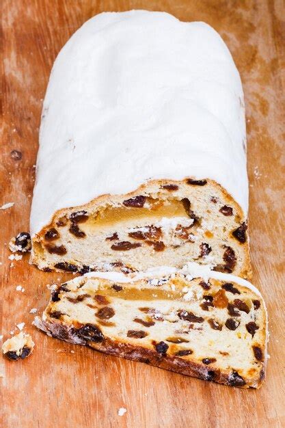 Premium Photo Stollen Cake On Wooden Board