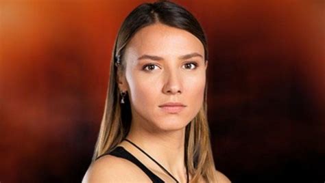 Survivor Elif G Ren Kimdir Nereli Ka Ya Nda Elif G Ren Biyografisi