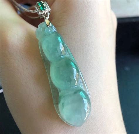 Natural Icy Jadeite Necklace Certificated Grade A High Ice Species