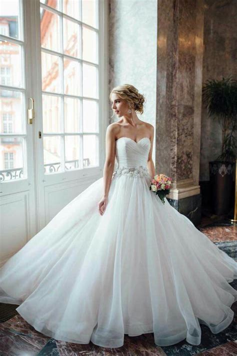 Pin By Christin Sch Lke On Brautkleider Princess Wedding Dresses