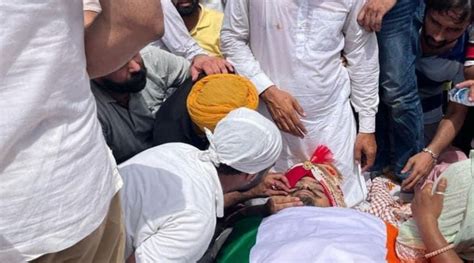 Sidhu Moose Wala Last Rites Father Took Off His Turban Punjabi Singer