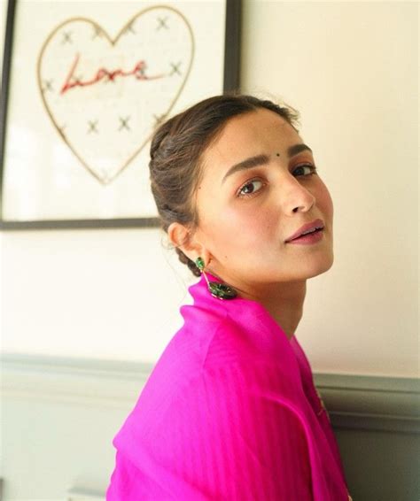 Pin By On Aliaa Bhatt Alia Bhatt Photoshoot Beautiful