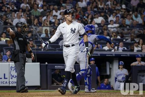 Photo New York Yankees Vs Kansas City Royals At Yankee Stadium