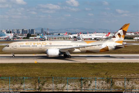 A Blo Etihad Airways Boeing Dreamliner Photo By Matteo Lamberts