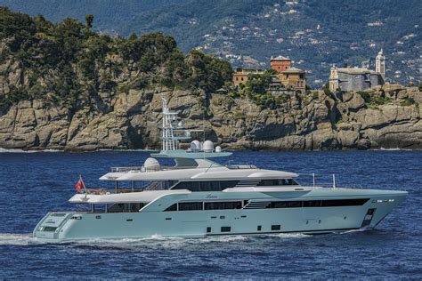 Crn M Latona Superyacht