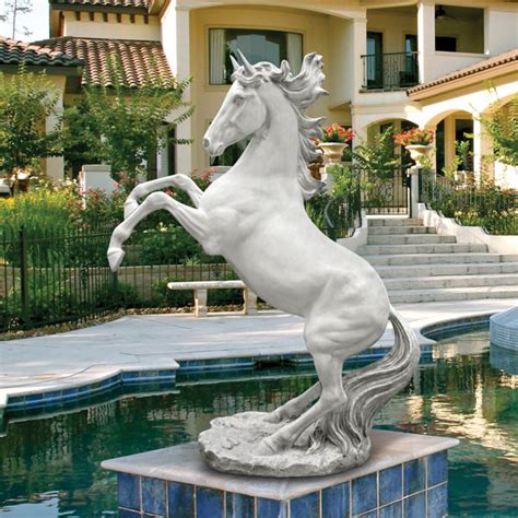 Design Toscano Grande statue de cheval équestre électrique débridé et