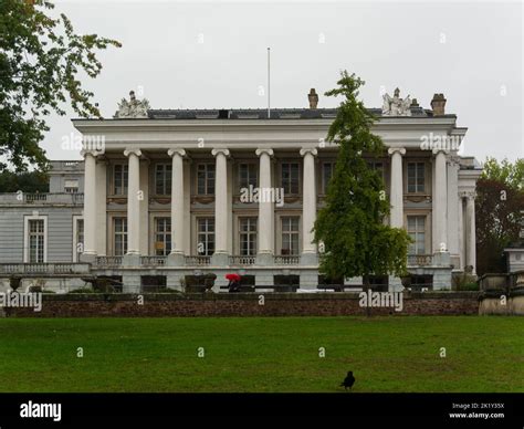 Isaac singer founder of singer sewing machines private residence hi-res ...