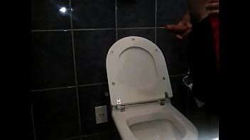 Orinando después del fútbol XVIDEOS