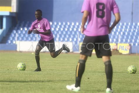 MAKAN KONATE GABUNG SRIWIJAYA FC ANTARA Foto