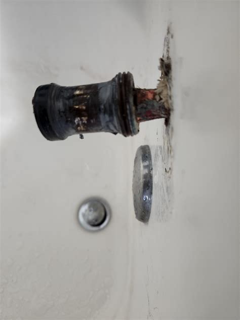 tub faucet leaking back into wall : r/Plumbing