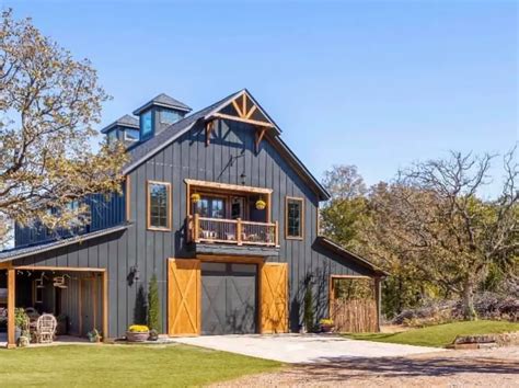 16 Best Barndominium Exterior Ideas To Transform Your Space