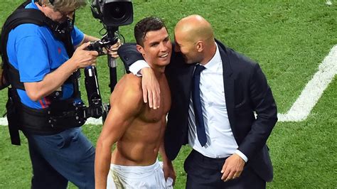 Kontrak Diperpanjang Ronaldo Bicara Soal Zidane Bola