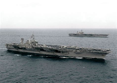 The USS Kitty Hawk aircraft carrier begins its final voyage - GEOPOLITIKI