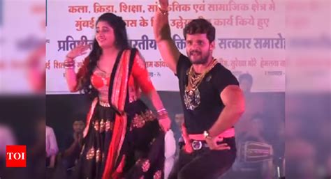 Watch Khesari Lal Yadav And Ritu Singhs Stage Performance Bhojpuri