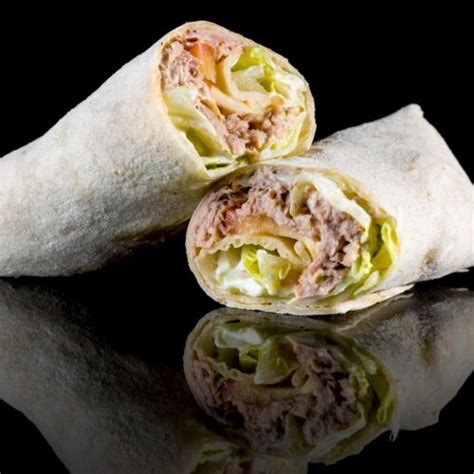 Prepara este rico y cremoso wrap de atún y huevo duro Comedera