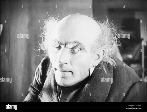 Nosferatu 1922 Vintage Movie Screen Stock Photo Alamy